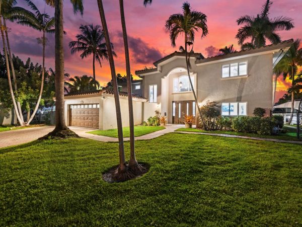 Waterfront Luxury Six Bedroom Vacation Home in Fort Lauderdale