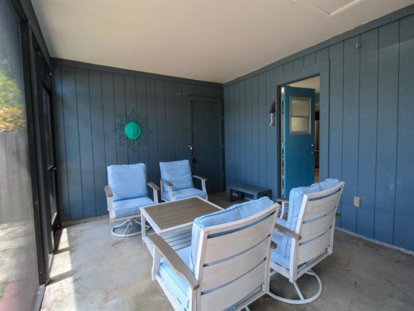 Delightful Two Bedroom Vacation Home in Venice Two Min Walk to The Beach