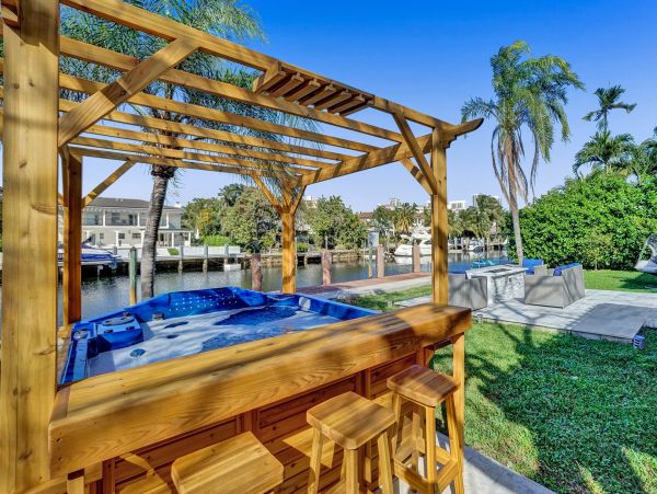 South Florida Waterfront Vacation Rental - Luxury South Florida Family Retreat