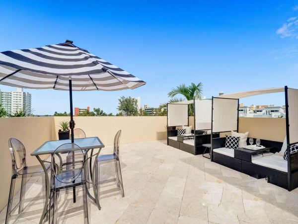 Luxury Pompano Beach Vacation Pool Home Five Bedroom