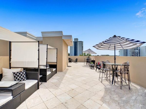 Luxury Pompano Beach Vacation Pool Home Five Bedroom