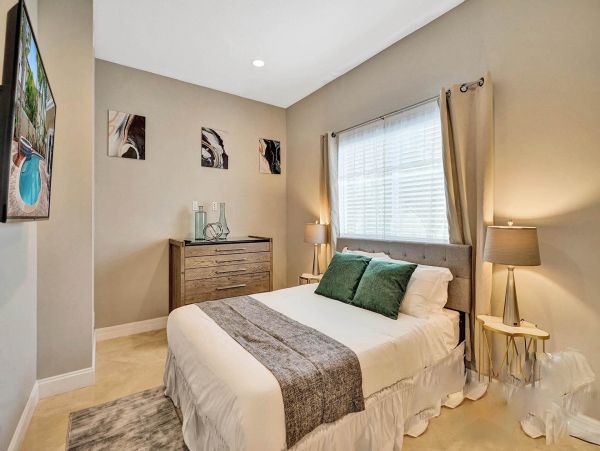 Luxury Pompano Beach Vacation Pool Home Five Bedroom