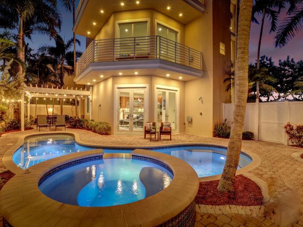 Luxury Pompano Beach Vacation Pool Home Five Bedroom