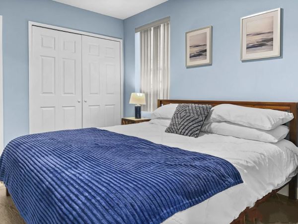 Lovely Two Bedroom Duplex Sleeps 5 Guests