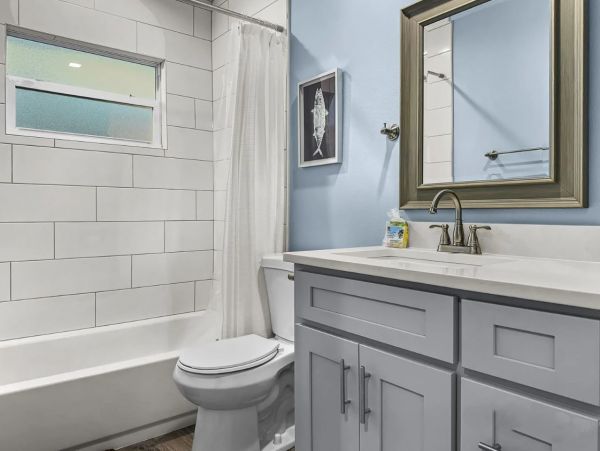 Lovely Two Bedroom Duplex Sleeps 5 Guests