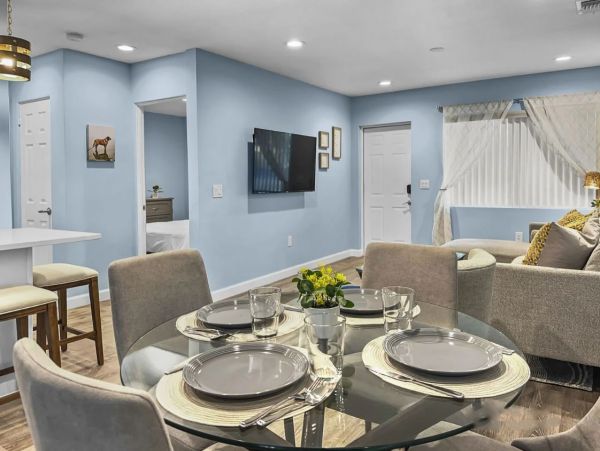 Lovely Two Bedroom Duplex Sleeps 5 Guests