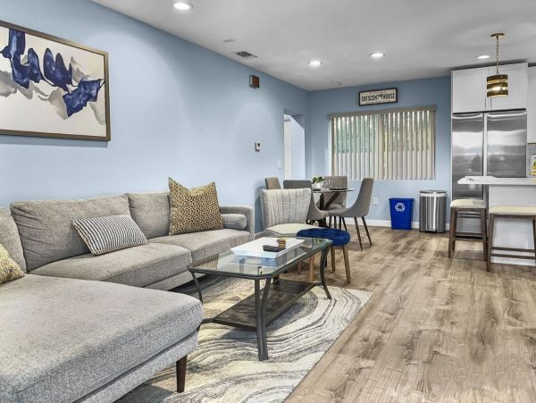 Lovely Two Bedroom Duplex Sleeps 5 Guests