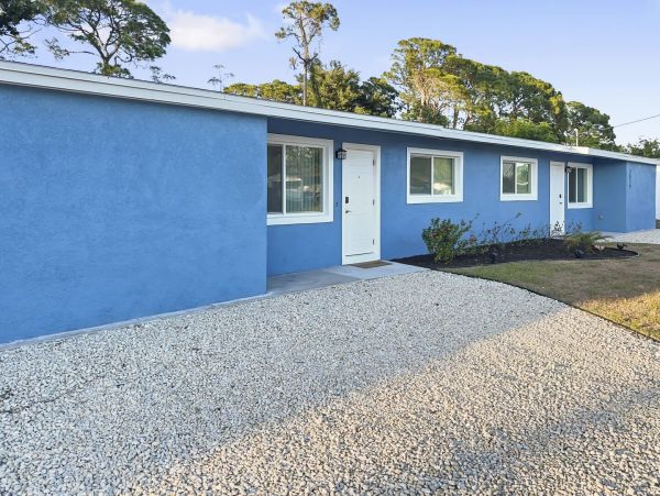 Lovely Two Bedroom Duplex Sleeps 5 Guests