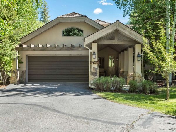 Eduards Vacation Home Four Bedroom Mountain Views
