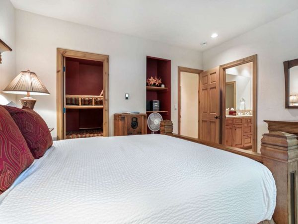 Eduards Vacation Home Four Bedroom Mountain Views