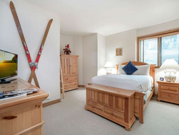 Eduards Vacation Home Four Bedroom Mountain Views