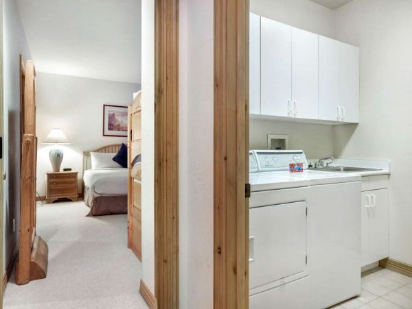 Eduards Vacation Home Four Bedroom Mountain Views