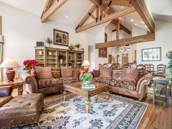 Eduards Vacation Home Four Bedroom Mountain Views