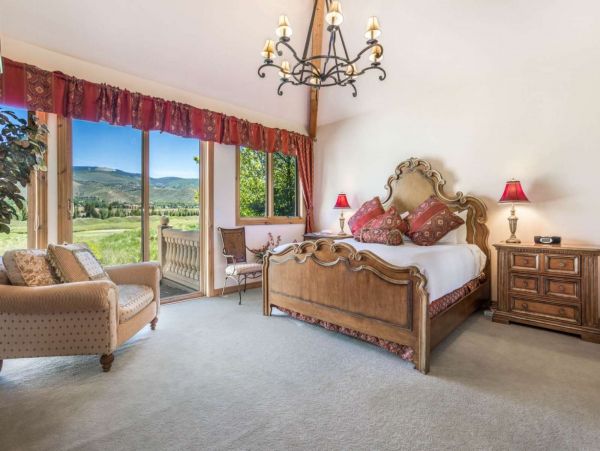 Eduards Vacation Home Four Bedroom Mountain Views