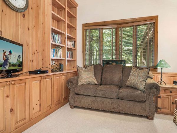 Eduards Vacation Home Four Bedroom Mountain Views