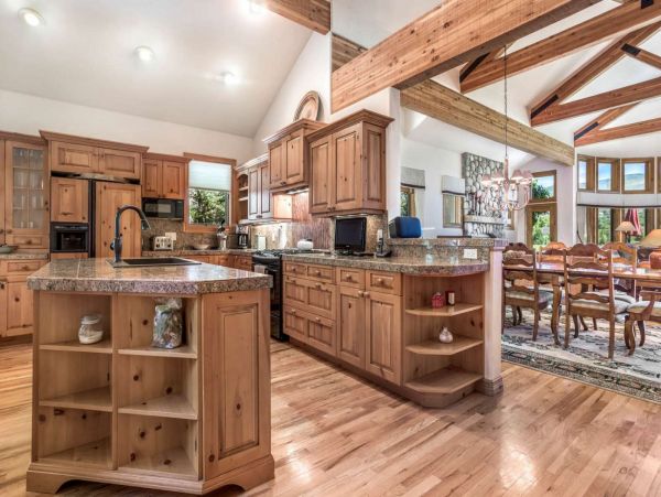 Eduards Vacation Home Four Bedroom Mountain Views