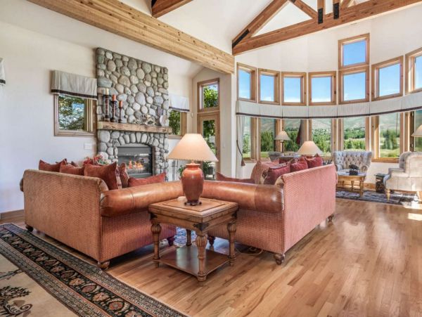 Eduards Vacation Home Four Bedroom Mountain Views