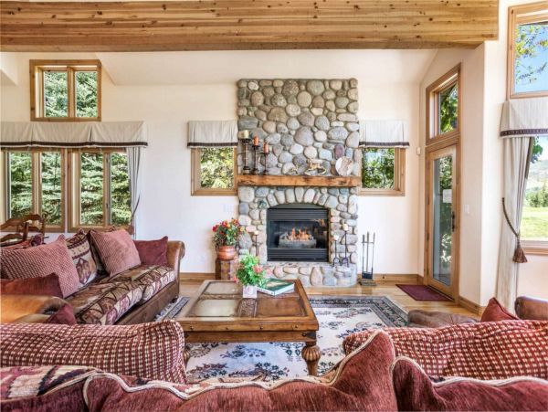 Eduards Vacation Home Four Bedroom Mountain Views