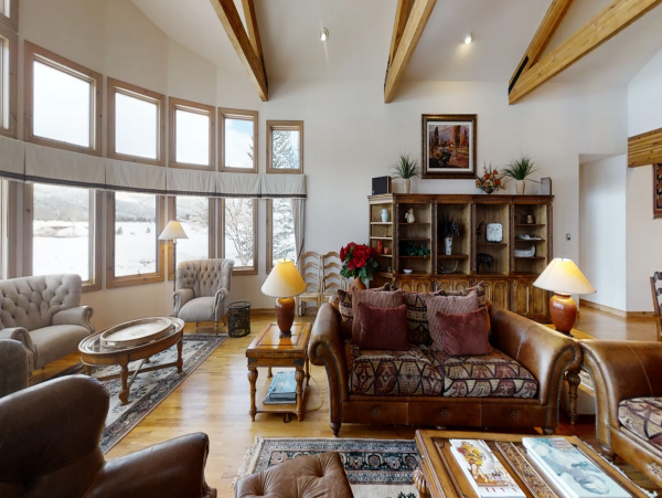 Eduards Vacation Home Four Bedroom Mountain Views