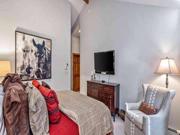Avon Vacation Home Four Bedroom Mountain Views