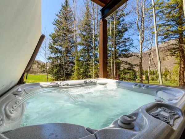 Luxury Five Bedroom Vacation Home in Vail with Great Views