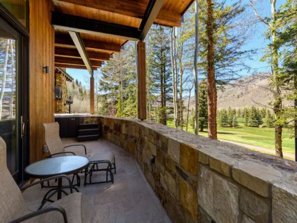 Luxury Five Bedroom Vacation Home in Vail with Great Views
