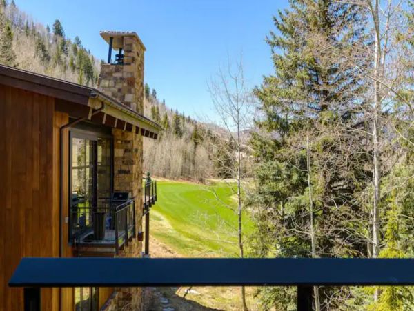 Luxury Five Bedroom Vacation Home in Vail with Great Views