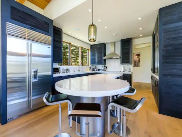Luxury Five Bedroom Vacation Home in Vail with Great Views