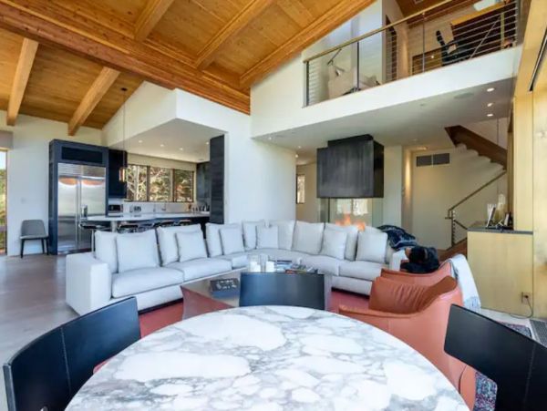 Luxury Five Bedroom Vacation Home in Vail with Great Views