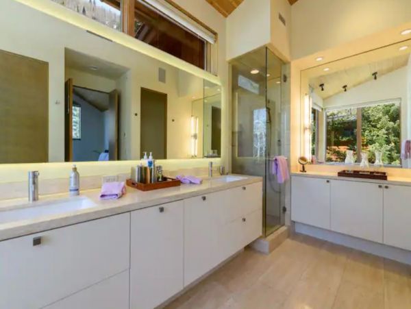 Luxury Five Bedroom Vacation Home in Vail with Great Views