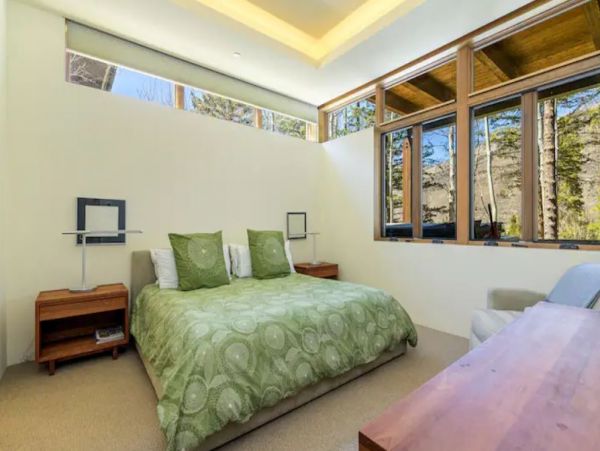 Luxury Five Bedroom Vacation Home in Vail with Great Views