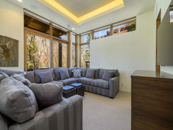 Luxury Five Bedroom Vacation Home in Vail with Great Views
