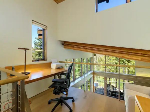 Luxury Five Bedroom Vacation Home in Vail with Great Views