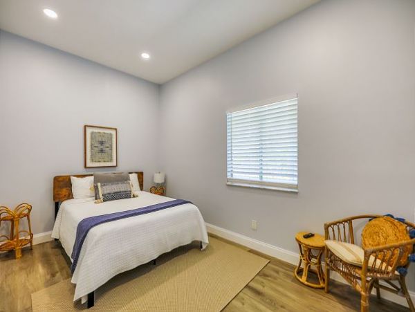 Lovely Sanibel Vacation Condo with 2 Bedrooms Walk to Beach