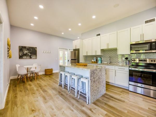 Lovely Sanibel Vacation Condo with 2 Bedrooms Walk to Beach