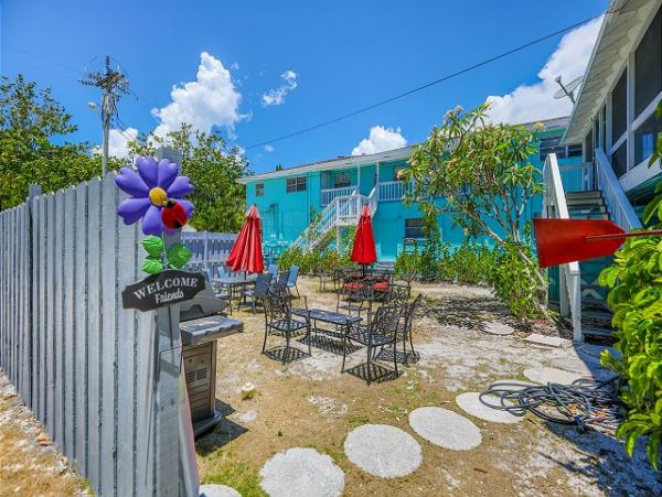 Lovely Sanibel Vacation Condo with 2 Bedrooms Walk to Beach
