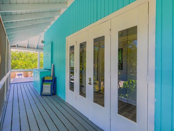 Lovely Sanibel Vacation Condo with 2 Bedrooms Walk to Beach