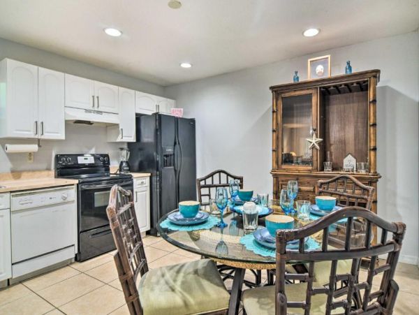 St. Petersburg Vacation Home Two Bedroom