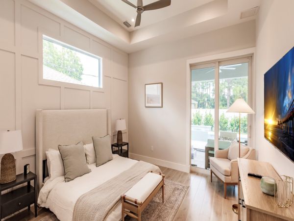 Luxury Vacation 4 Bedroom Pool Home in Naples Sleeps 10