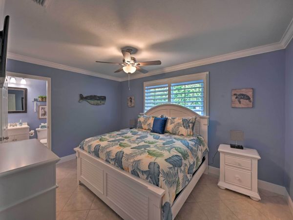 Beautiful 2 Bedroom Cottage in Naples Sleeps 6