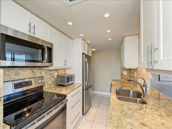 Siesta Key Vacation Condo Two Bedroom Walk to Beach