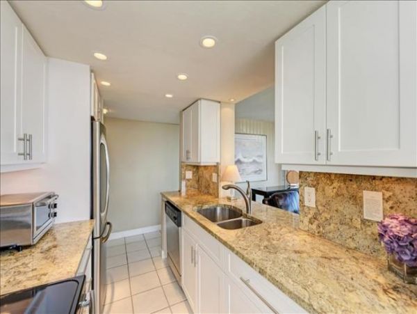 Siesta Key Vacation Condo Two Bedroom Walk to Beach