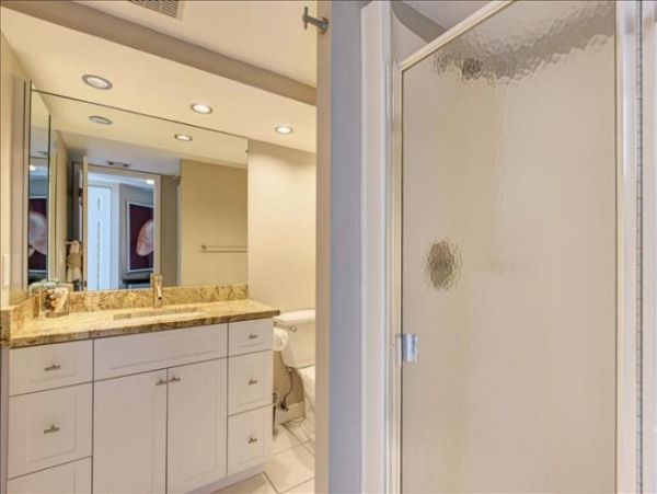 Siesta Key Vacation Condo Two Bedroom Walk to Beach