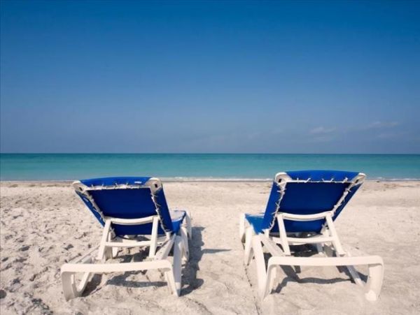 Siesta Key Vacation Condo Two Bedroom Walk to Beach