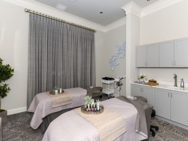 Ground Floor Condo with 2 Bedrooms in a Gated Community