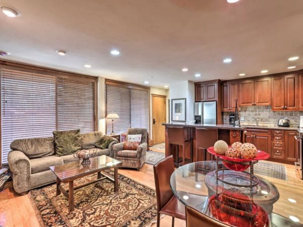 Two Bedroom Charming Vacation Condo in Vail