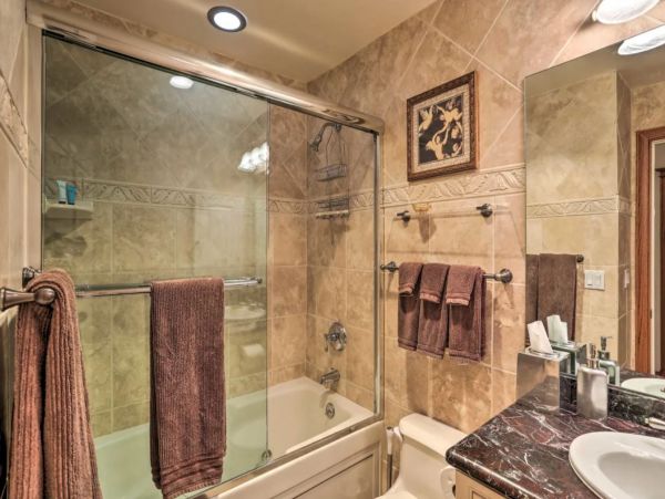 Two Bedroom Charming Vacation Condo in Vail