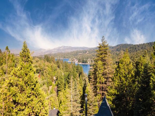 Mountain Views Lake Arrowhead Vacation Home Four Bedroom