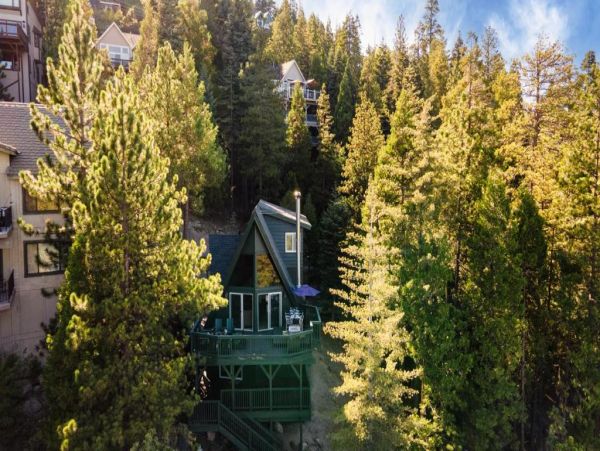Mountain Views Lake Arrowhead Vacation Home Four Bedroom