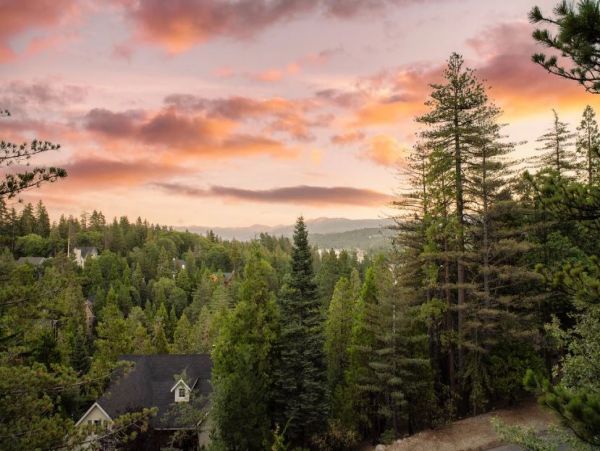 Mountain Views Lake Arrowhead Vacation Home Four Bedroom